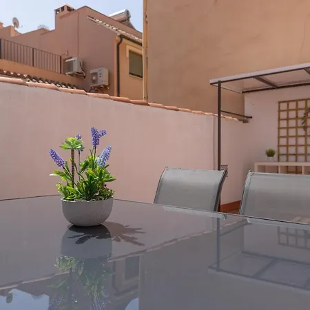 Thyssen Boutique By Caleta Homes Apartmán